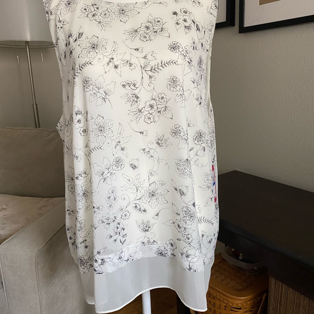 Floral Print Sleeveless Top - Black and White